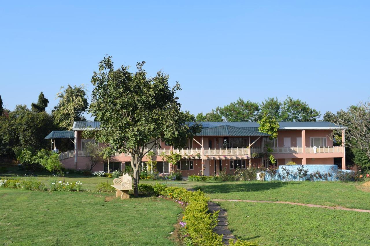 הוילה גורגאון Aravali Hill View Estate מראה חיצוני תמונה
