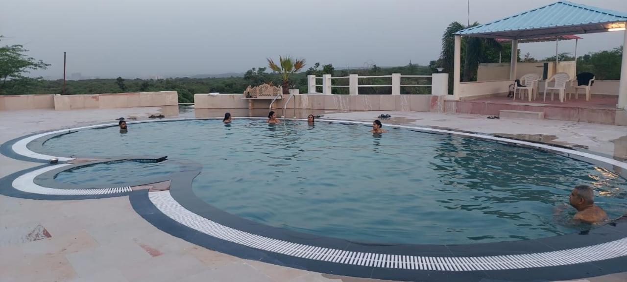 הוילה גורגאון Aravali Hill View Estate מראה חיצוני תמונה