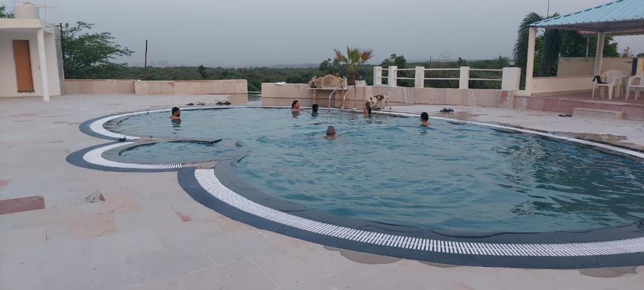 הוילה גורגאון Aravali Hill View Estate מראה חיצוני תמונה