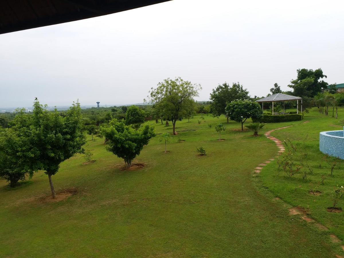 הוילה גורגאון Aravali Hill View Estate מראה חיצוני תמונה